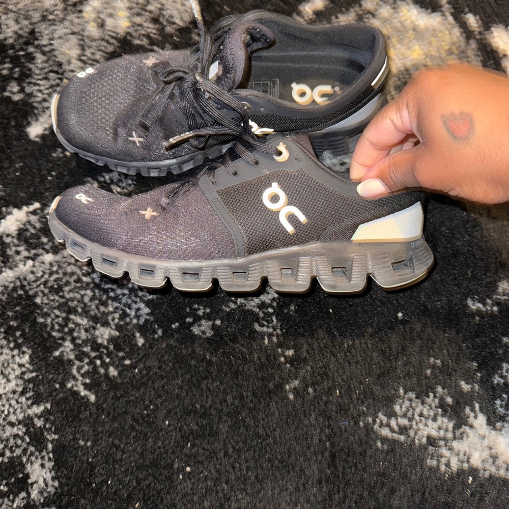 Cloud X Sneakers View 2